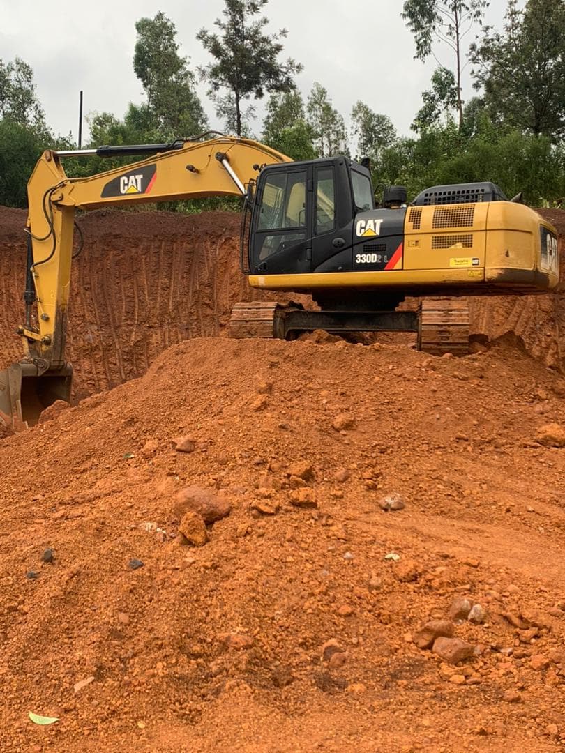 Excavator CAT330D for rent